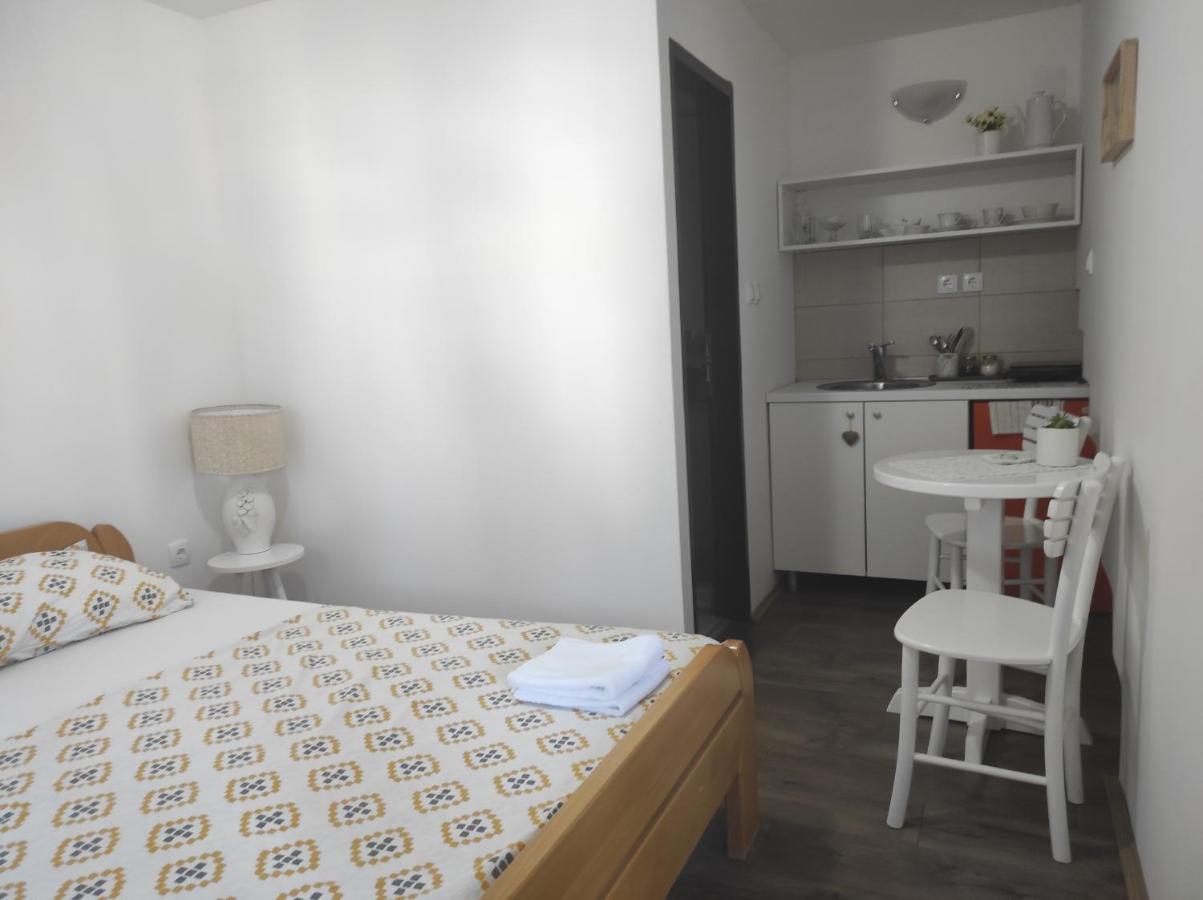 Hostelche Guest House Smederevo Exterior foto