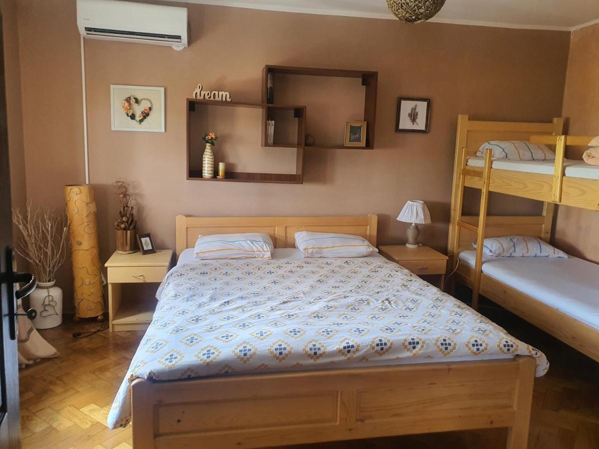 Hostelche Guest House Smederevo Exterior foto