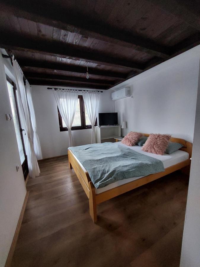 Hostelche Guest House Smederevo Exterior foto